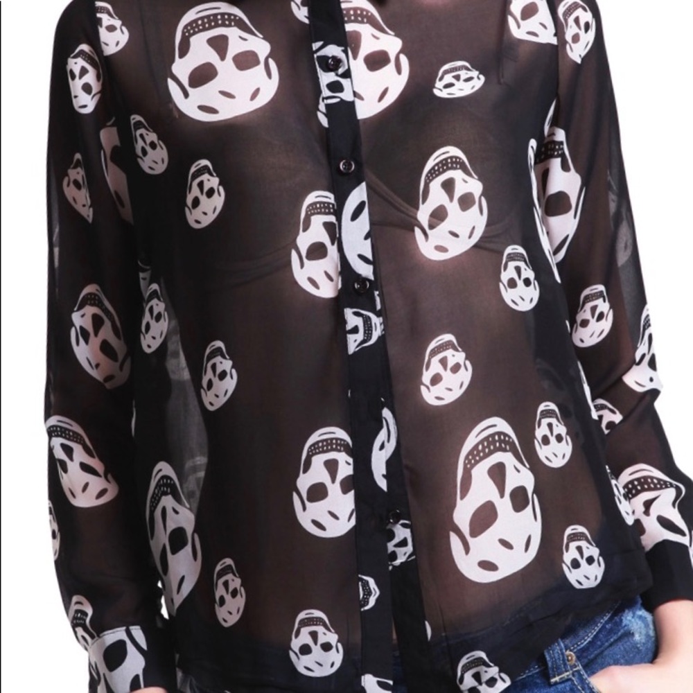 .Séduction Black blouse with skulls
